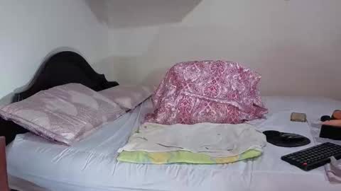 melihotxxx online show from December 3, 11:40 pm