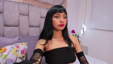 melina_voss online show from March 27, 12:01 am