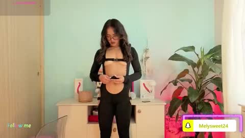 Melissa online show from October 18, 12:30 pm