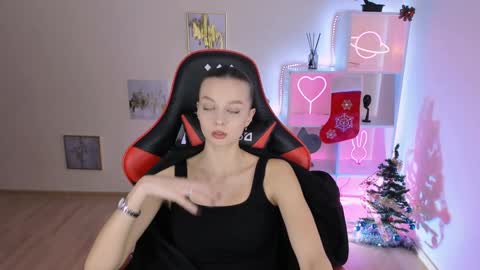 Melissa online show from December 18, 8:47 pm