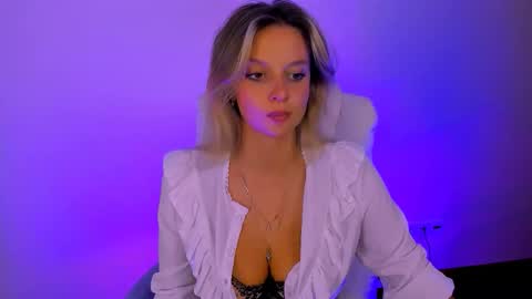 Melissa online show from September 9, 1:33 pm