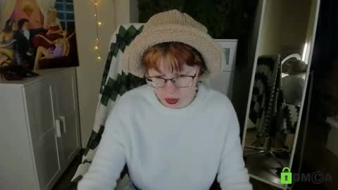 Melissa online show from November 9, 3:19 pm