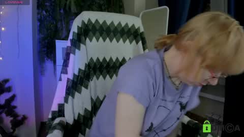 Melissa online show from April 19, 10:01 pm