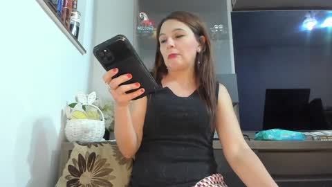 MellyMell  online show from March 27, 8:20 pm