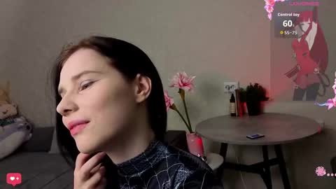 mellhyees online show from November 16, 4:40 pm