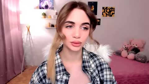 Tessa online show from February 22, 9:32 pm