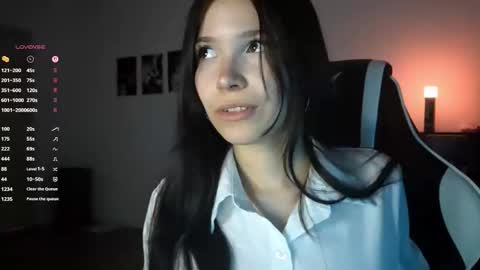 EVA online show from November 14, 4:18 pm