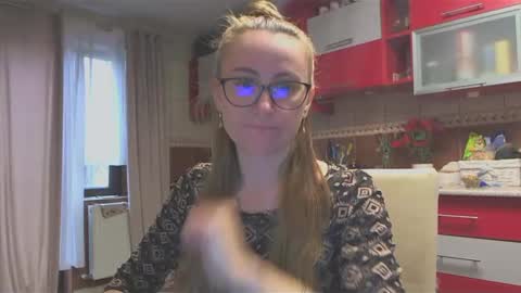 Melly online show from February 7, 8:01 am