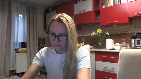 Melly online show from October 13, 6:27 am