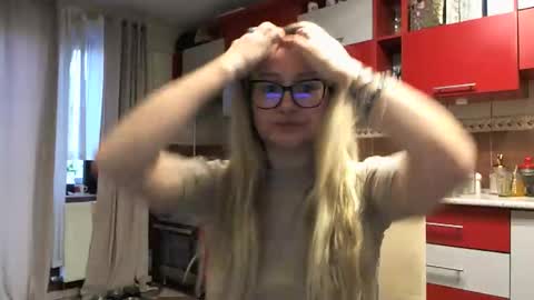 Melly online show from February 3, 6:33 am