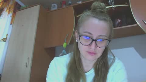 Melly online show from February 17, 7:36 am