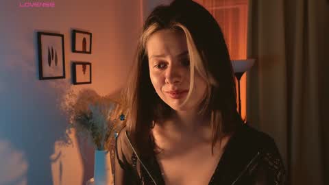 melody  online show from December 24, 4:30 pm