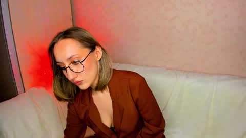 Kaylie online show from October 31, 4:11 pm