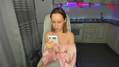 Kaylie online show from January 3, 11:46 am