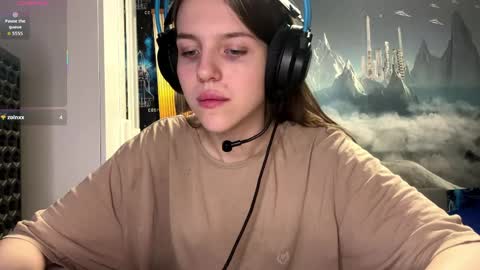 Hi Im Aria 18 years old online show from March 15, 6:43 pm