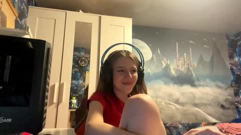 Hi Im Aria 18 years old online show from October 16, 2:20 pm