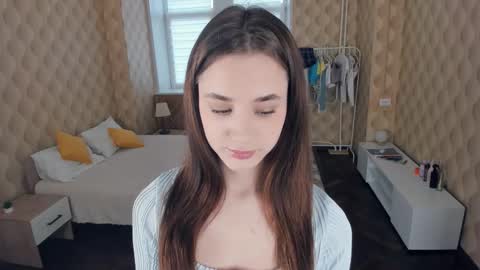 Julie online show from October 7, 9:03 am