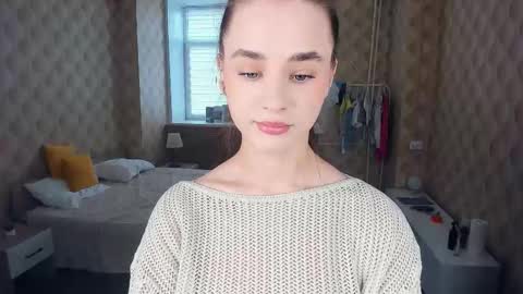 Julie online show from October 18, 9:12 am