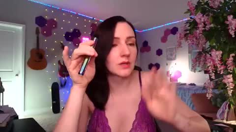 Meredith Bae online show from April 9, 1:19 am