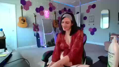 Meredith Bae online show from October 9, 8:57 pm