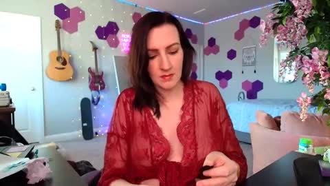 Meredith Bae online show from November 10, 10:16 pm