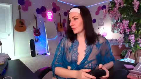 Meredith Bae online show from April 12, 8:44 pm