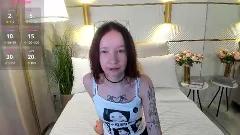 Mia online show from July 12, 7:25 pm
