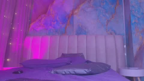 Emi online show from February 24, 7:23 pm