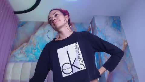 Emi online show from February 15, 7:24 pm