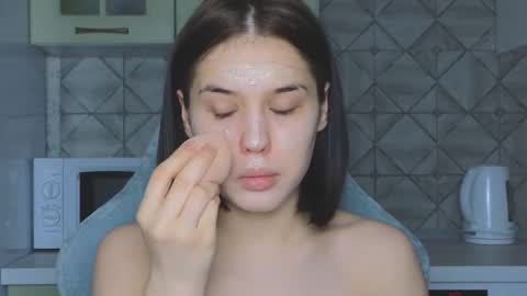 Mia online show from March 6, 11:53 pm