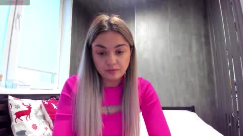 Mia online show from December 15, 3:12 am