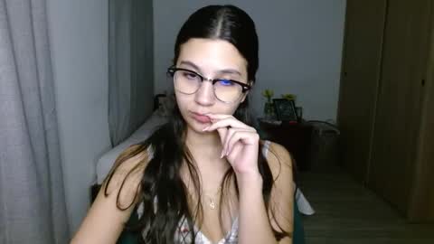 Mia online show from November 21, 4:47 am