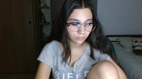 Mia online show from March 27, 4:58 am