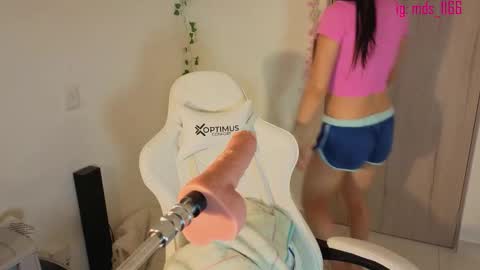 Mia adams  online show from September 19, 2:32 am