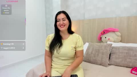 Mia Aristizabal online show from November 18, 11:33 am