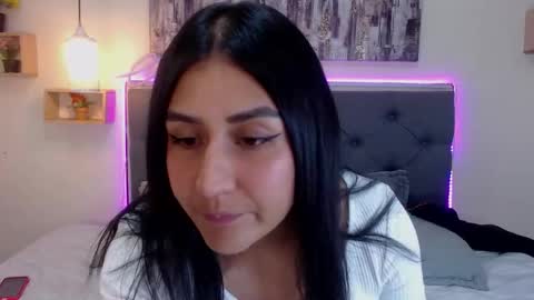 M I A  A Y R A online show from October 18, 3:26 pm