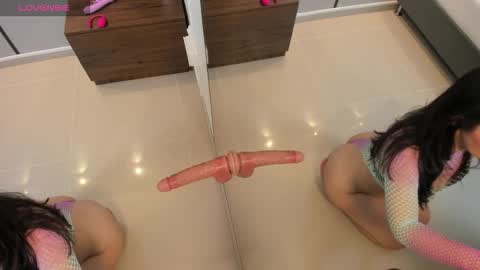 M I A  online show from February 24, 2:22 am