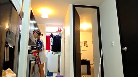 Mia Sandoval online show from October 17, 2:20 pm