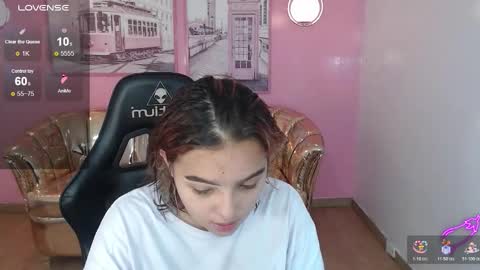 Mia online show from November 17, 12:50 pm