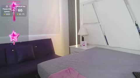 mia_garcia28 online show from September 25, 8:28 pm