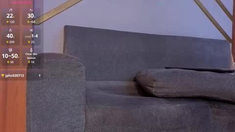 M I A  online show from October 4, 7:51 pm