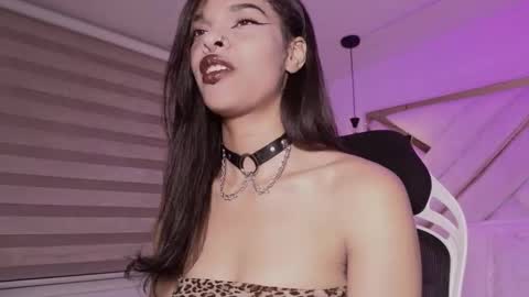 Mia online show from February 3, 3:15 am