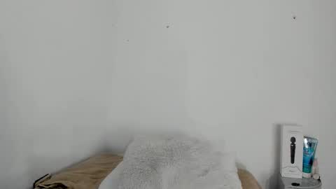 Mia online show from March 10, 5:00 am