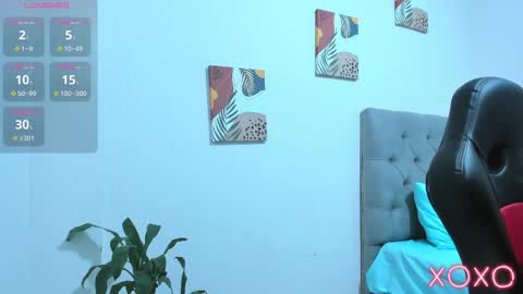 Mia online show from January 17, 7:10 pm