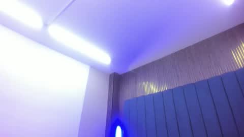 Mia online show from March 10, 3:05 pm