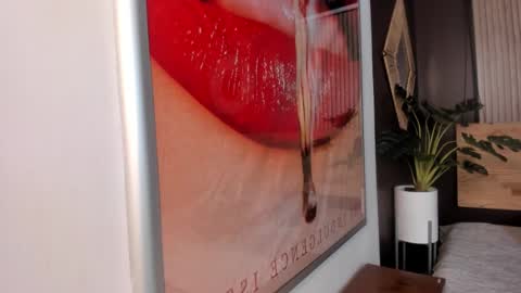 Val  online show from September 10, 11:32 am