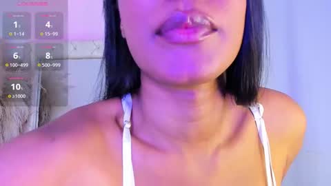 mia_juicy_ online show from December 14, 8:36 pm