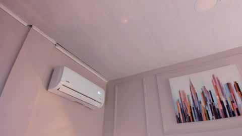 Mia online show from April 9, 6:30 am