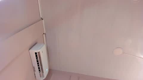 Mia online show from April 12, 7:55 am