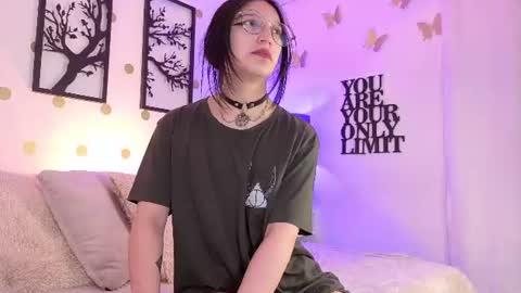 Mia online show from June 26, 11:17 pm
